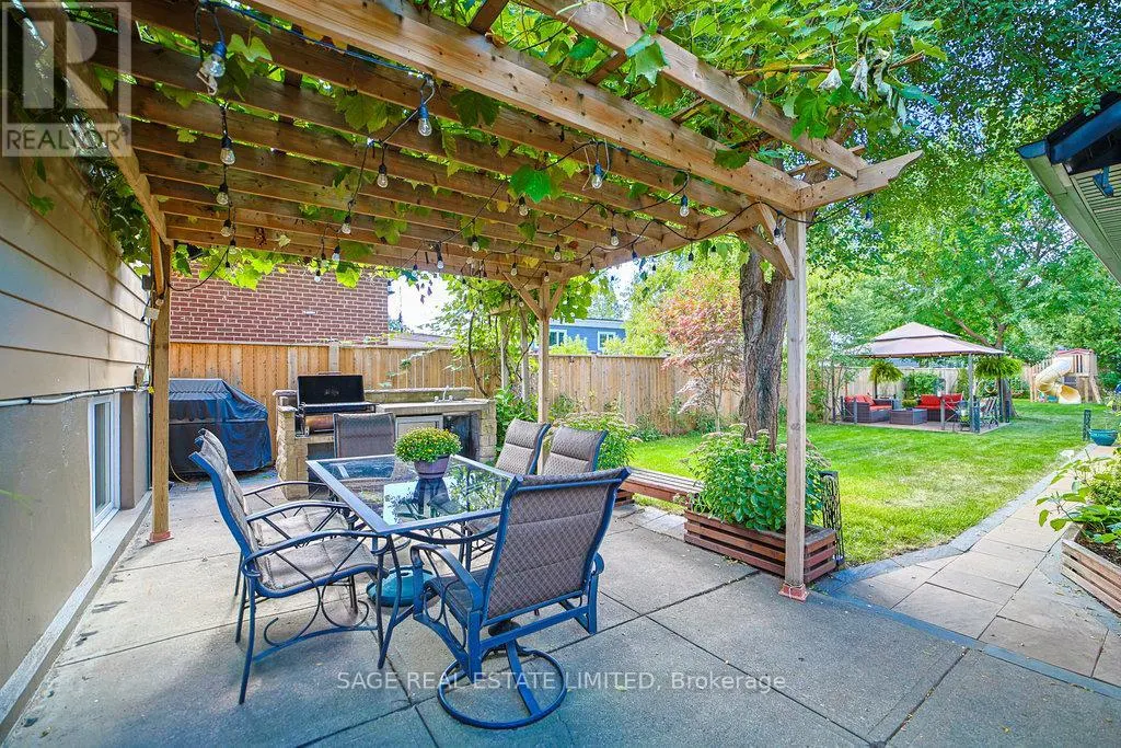 1106 MEREDITH AVENUE