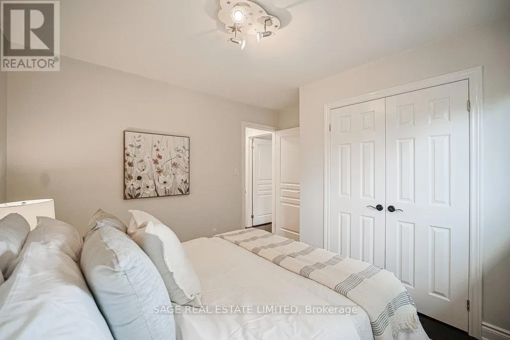 1106 MEREDITH AVENUE