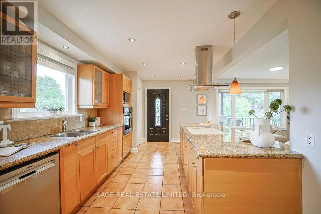1106 MEREDITH AVENUE