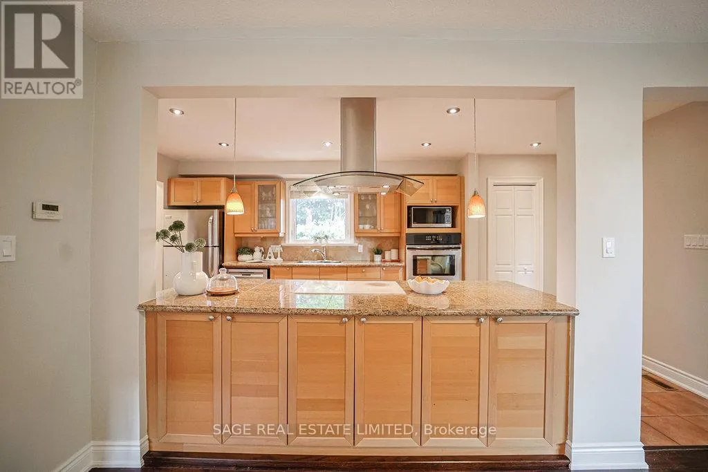 1106 MEREDITH AVENUE