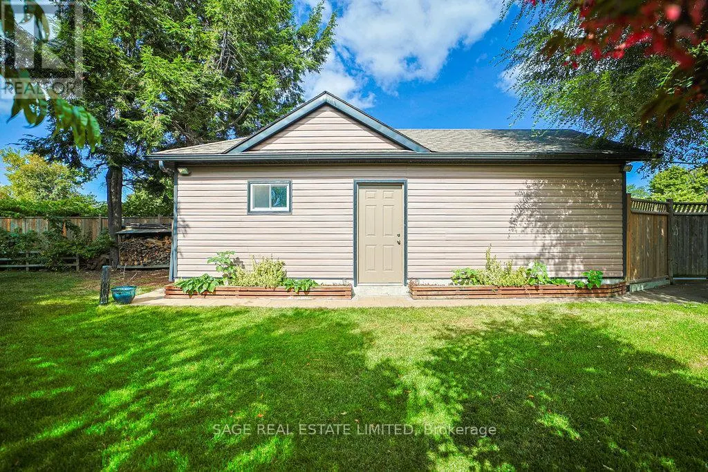 1106 MEREDITH AVENUE