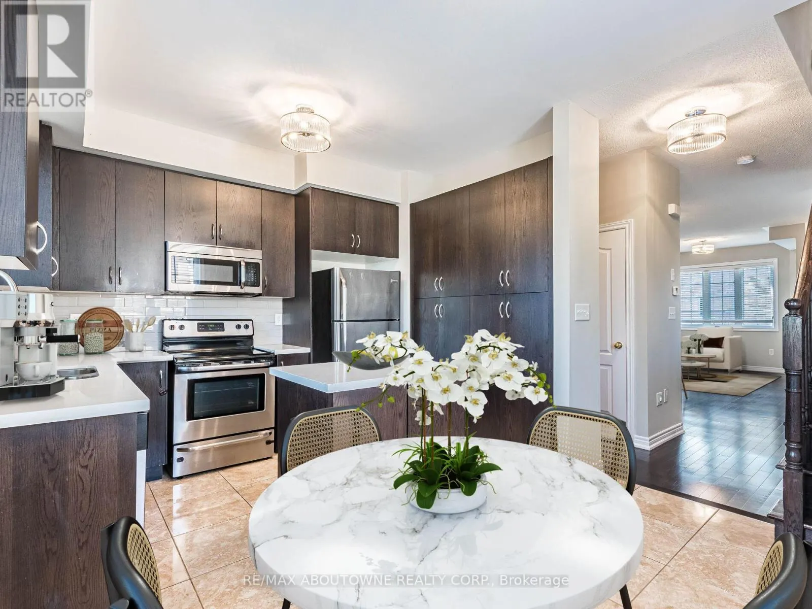 1382 GRANROCK CRESCENT