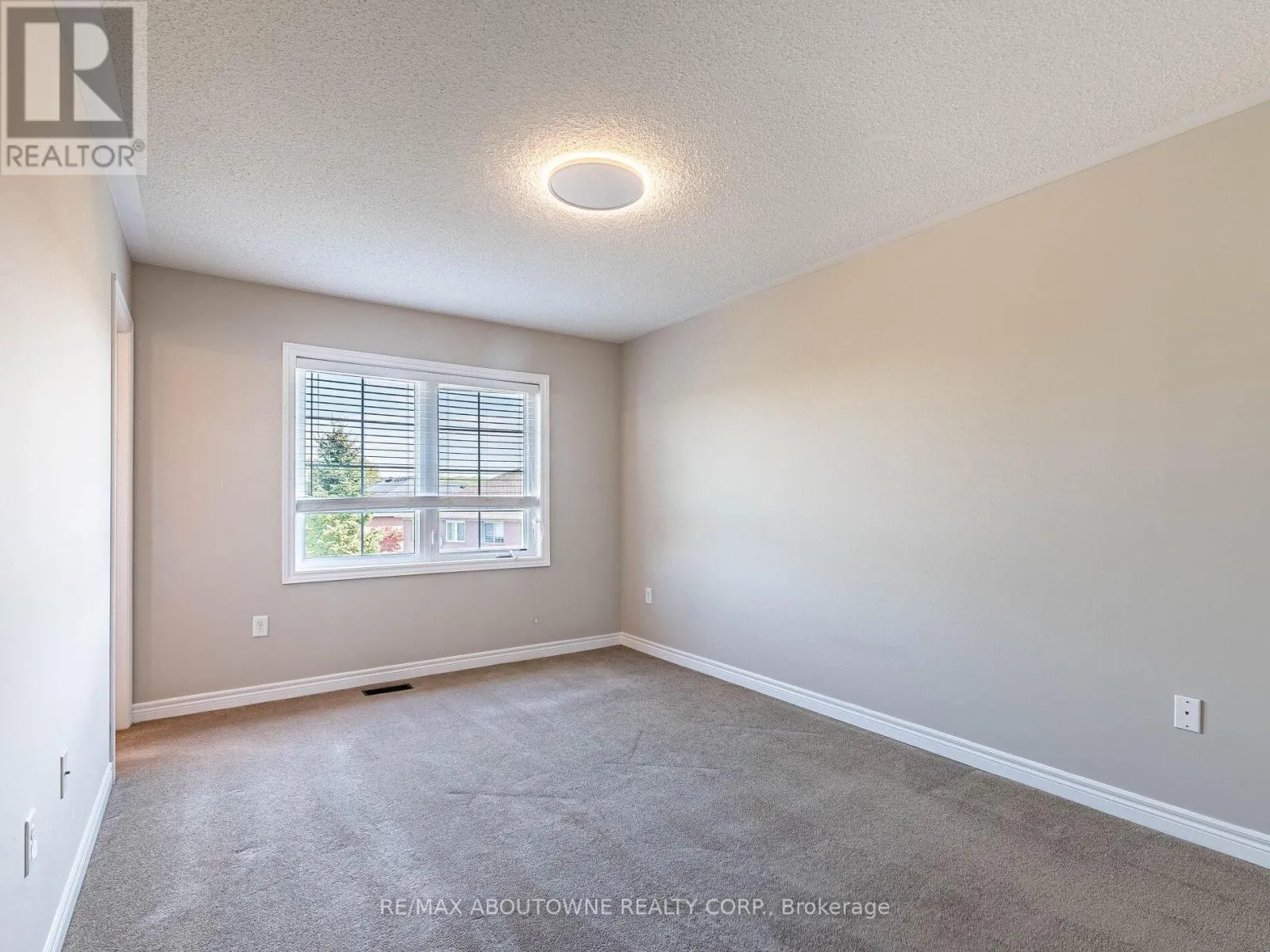 1382 GRANROCK CRESCENT