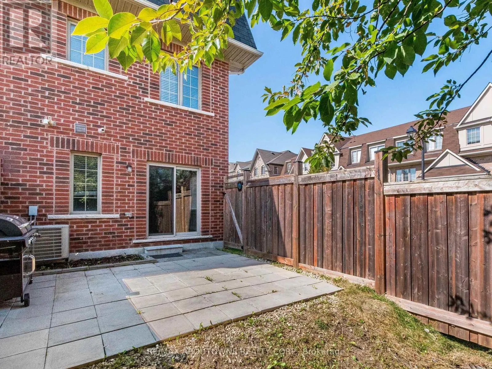 1382 GRANROCK CRESCENT