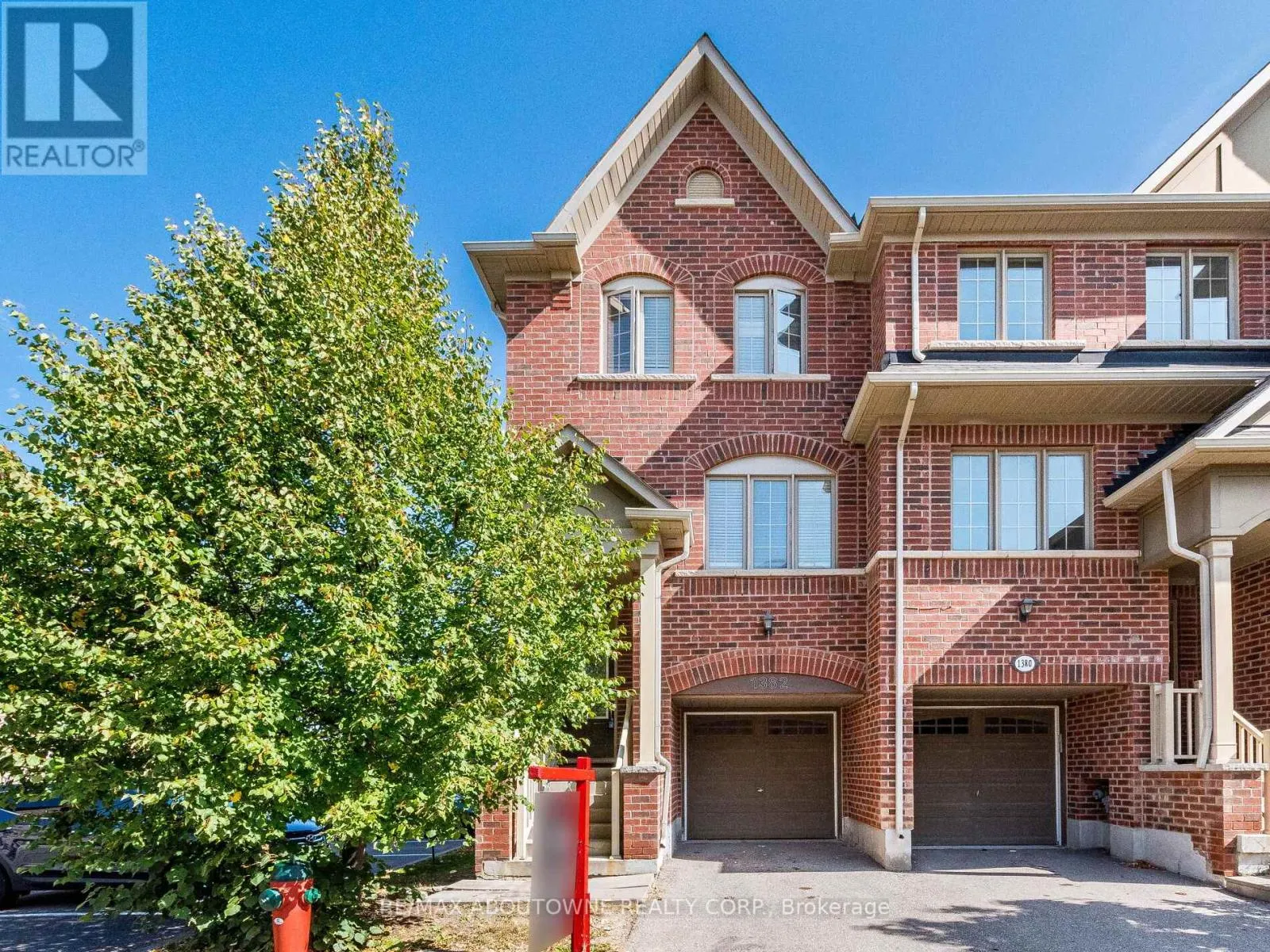 1382 GRANROCK CRESCENT