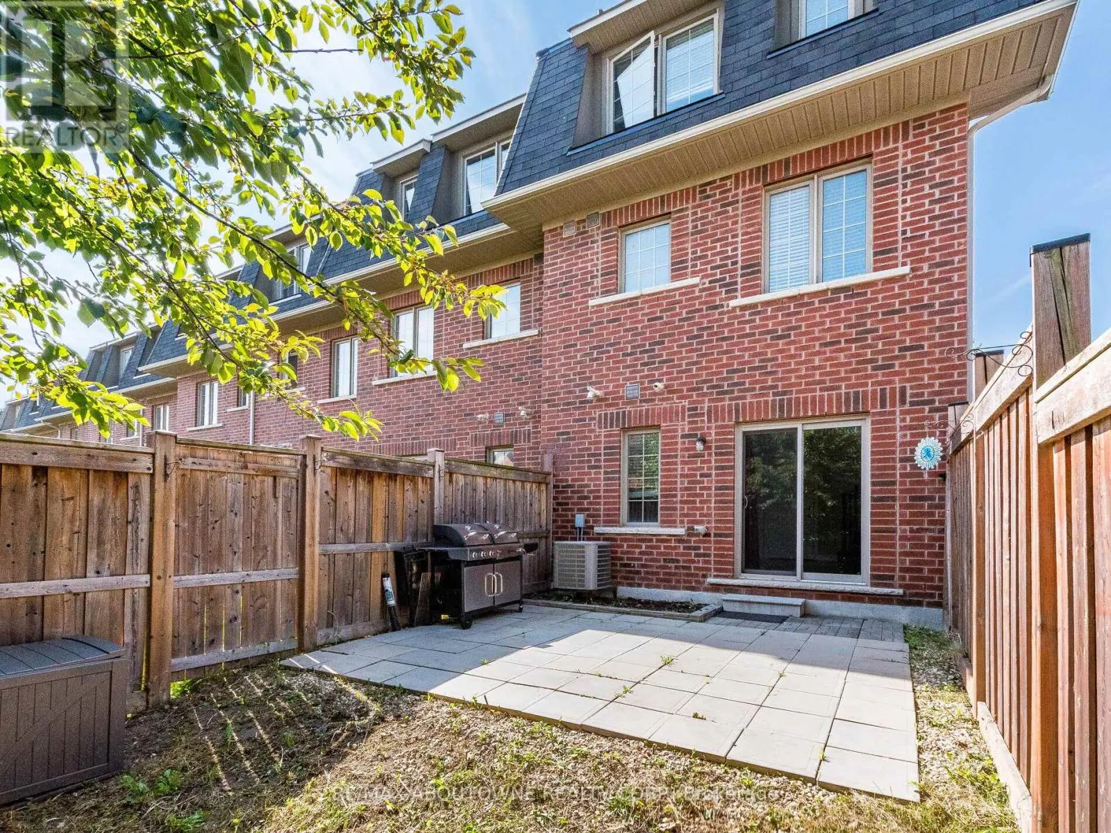 1382 GRANROCK CRESCENT