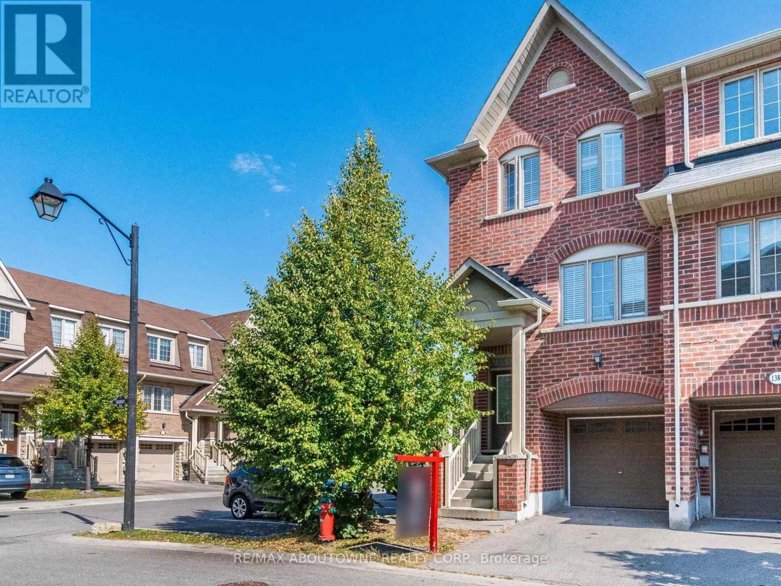 1382 GRANROCK CRESCENT