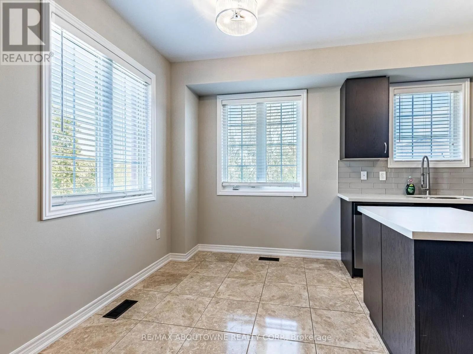 1382 GRANROCK CRESCENT