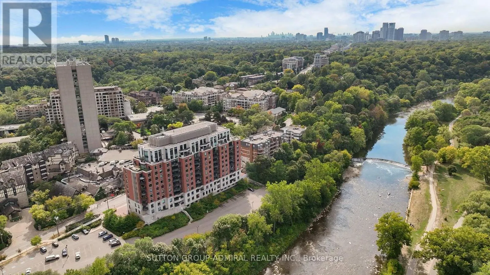 207 - 10 OLD MILL TRAIL