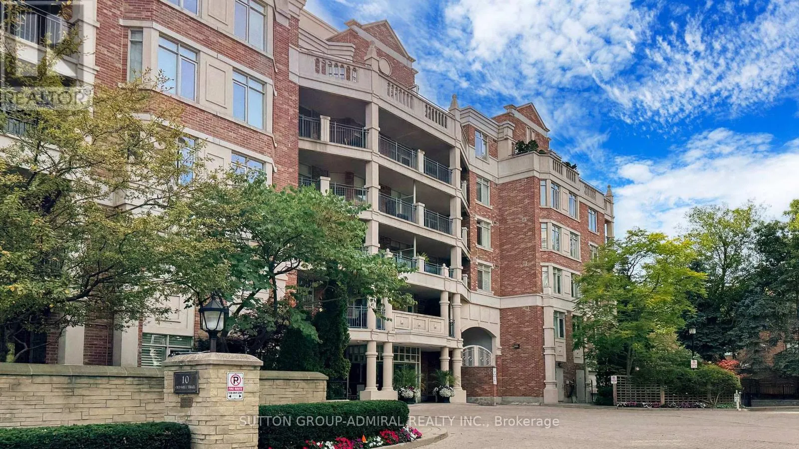 207 - 10 OLD MILL TRAIL