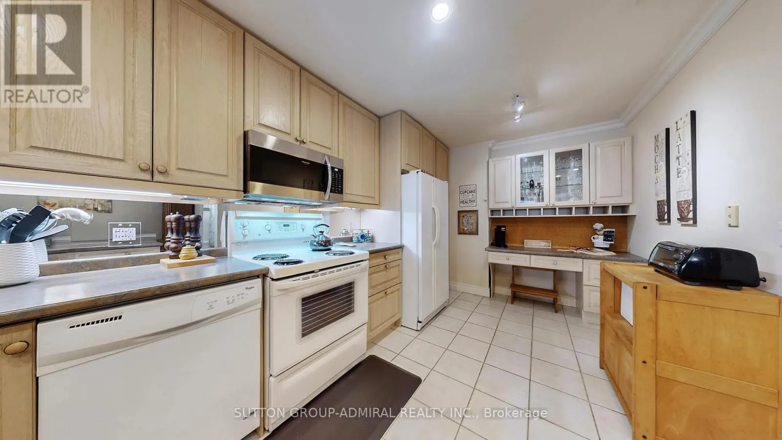 207 - 10 OLD MILL TRAIL