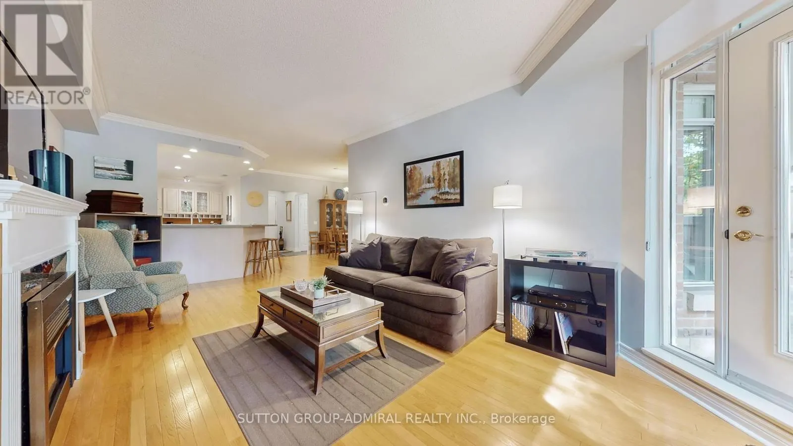207 - 10 OLD MILL TRAIL