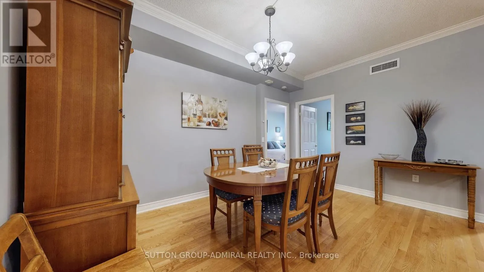 207 - 10 OLD MILL TRAIL