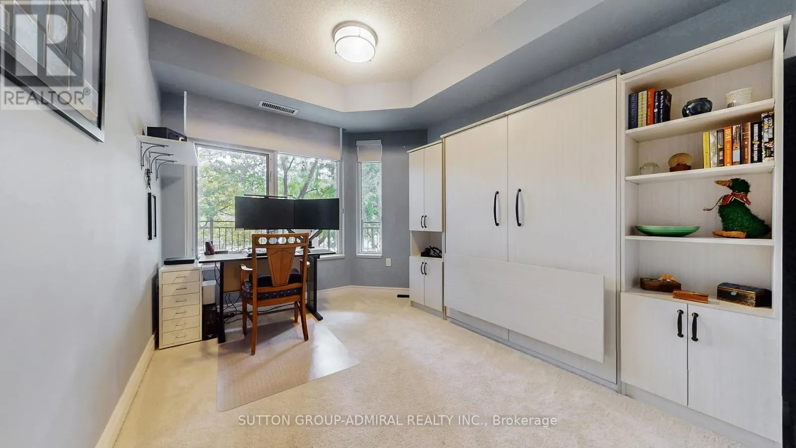 207 - 10 OLD MILL TRAIL