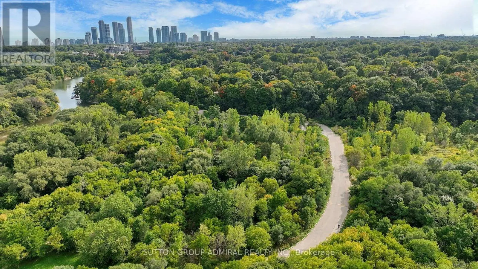207 - 10 OLD MILL TRAIL