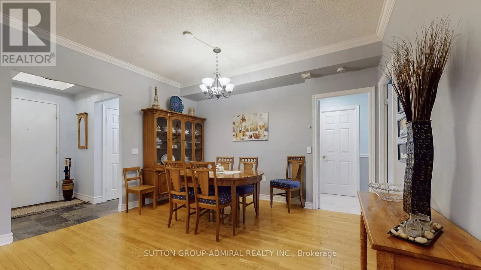 207 - 10 OLD MILL TRAIL