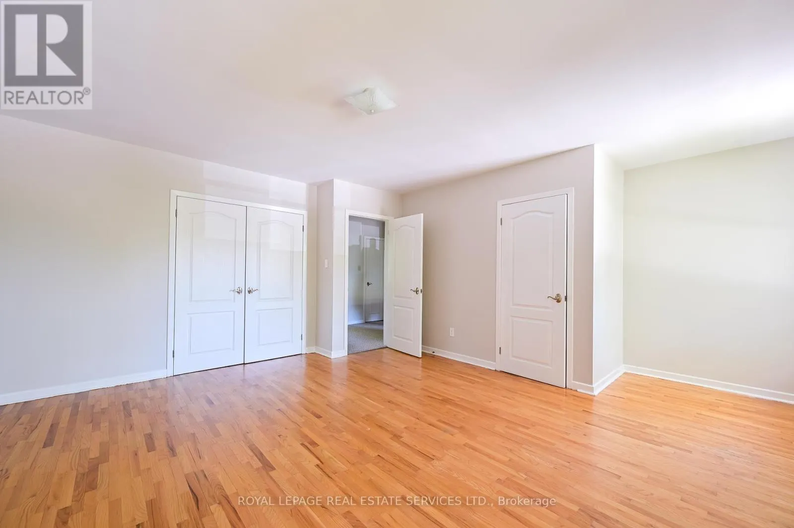 2471 MEADOWOOD CRESCENT