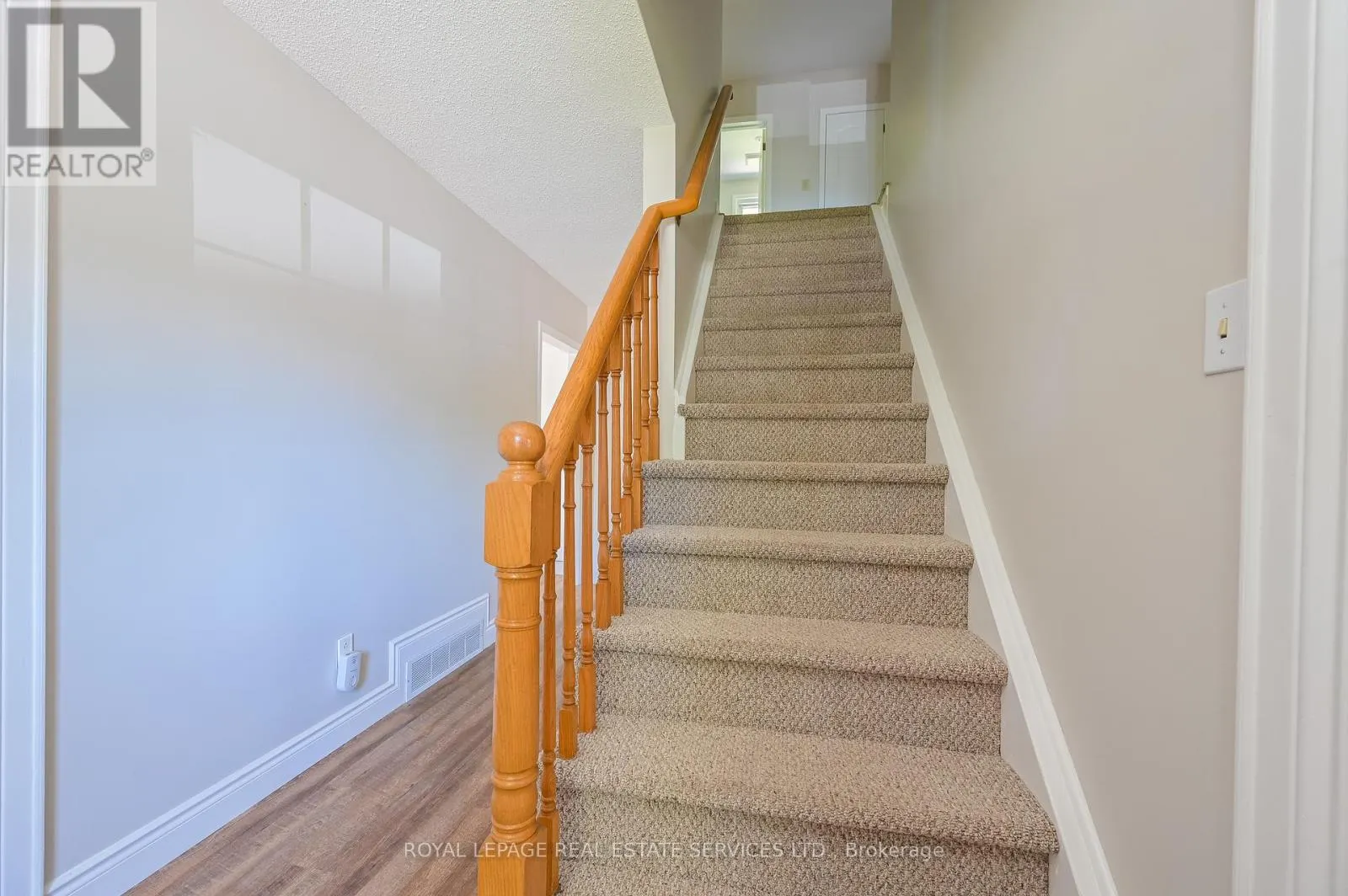 2471 MEADOWOOD CRESCENT
