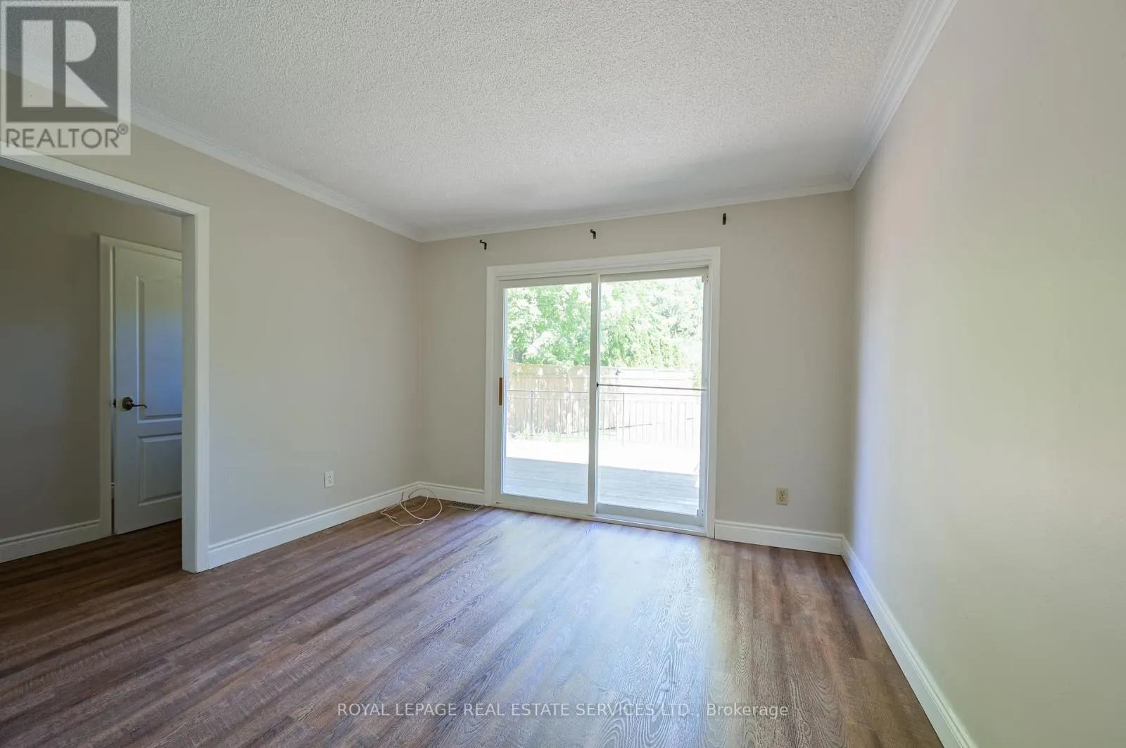 2471 MEADOWOOD CRESCENT