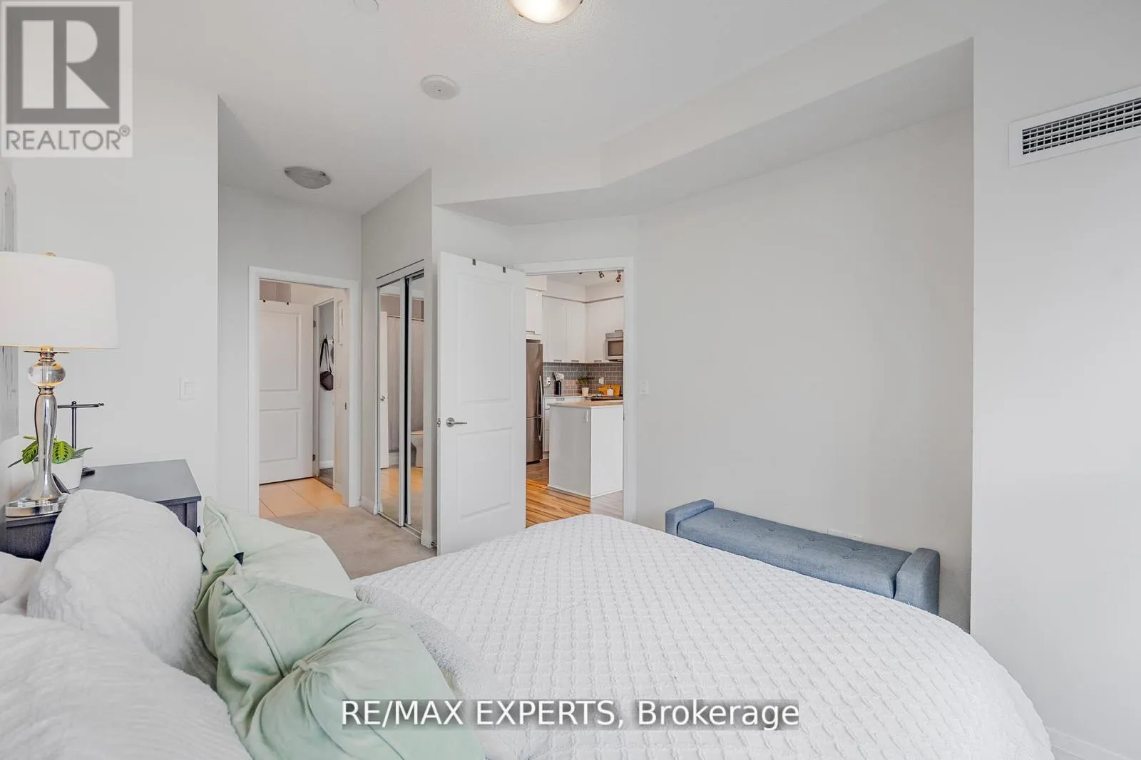 2408 - 75 EGLINTON AVENUE W