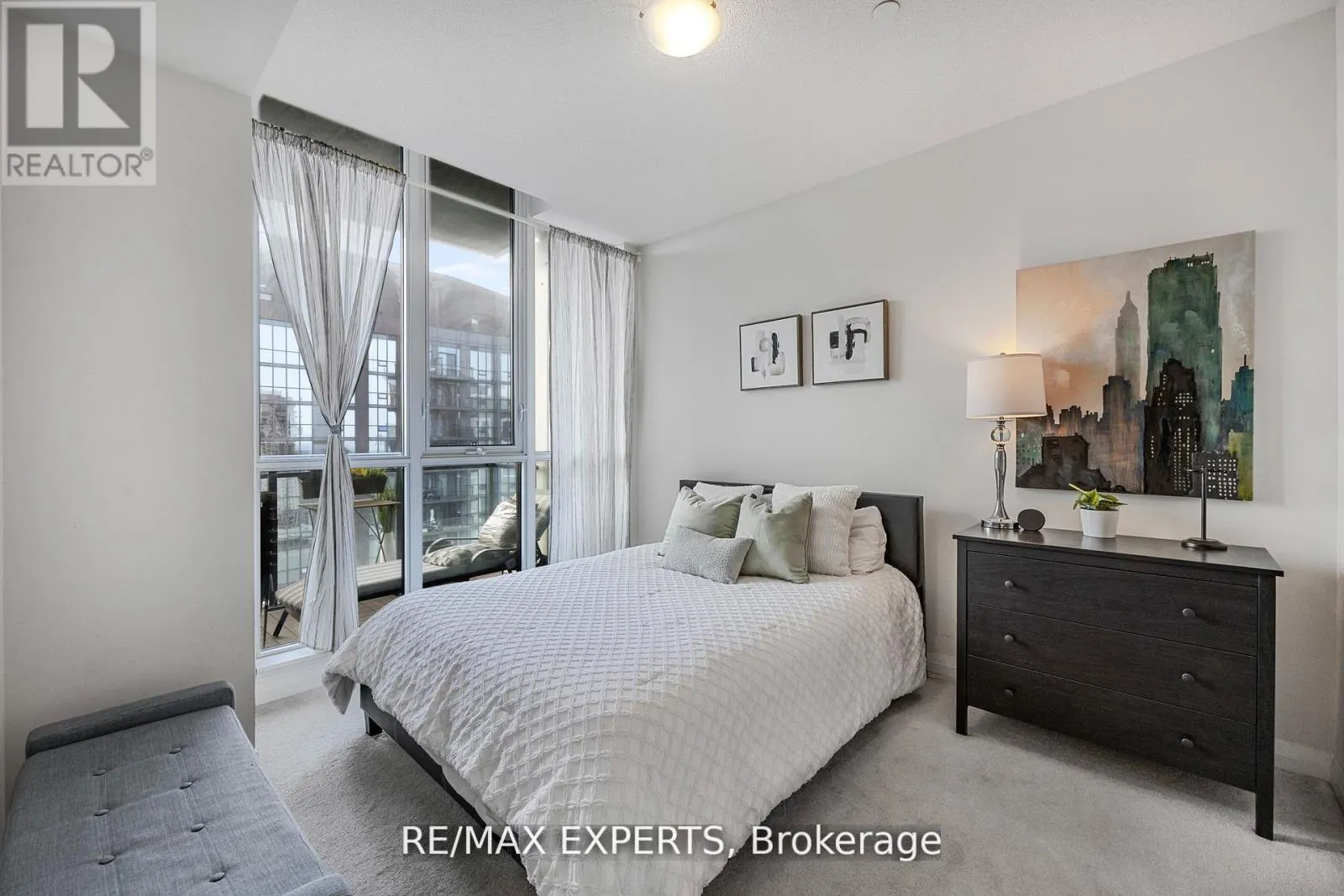 2408 - 75 EGLINTON AVENUE W