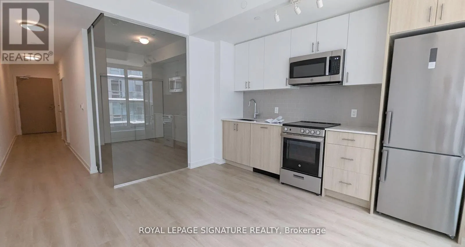 509 - 1195 THE QUEENSWAY W