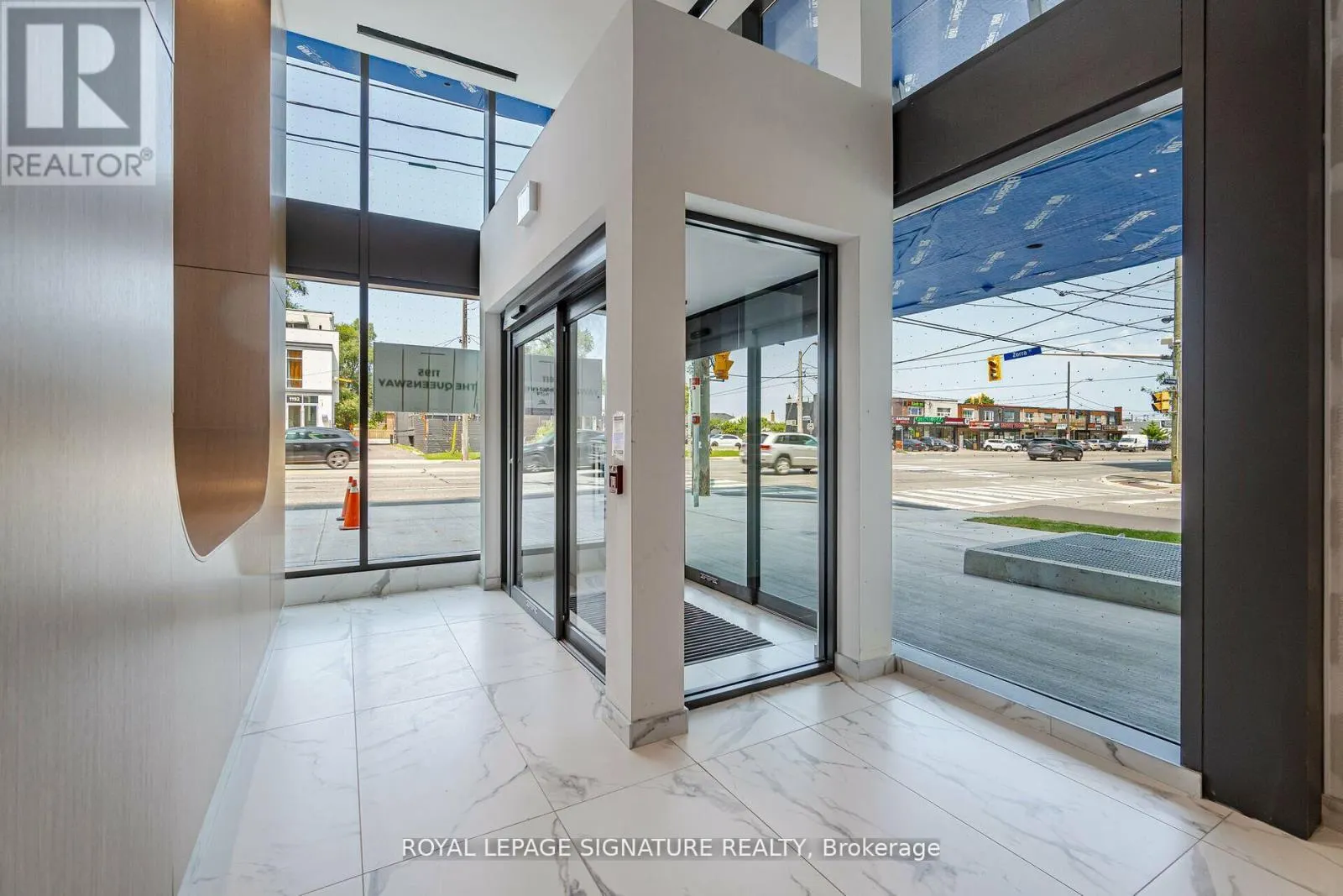 509 - 1195 THE QUEENSWAY W
