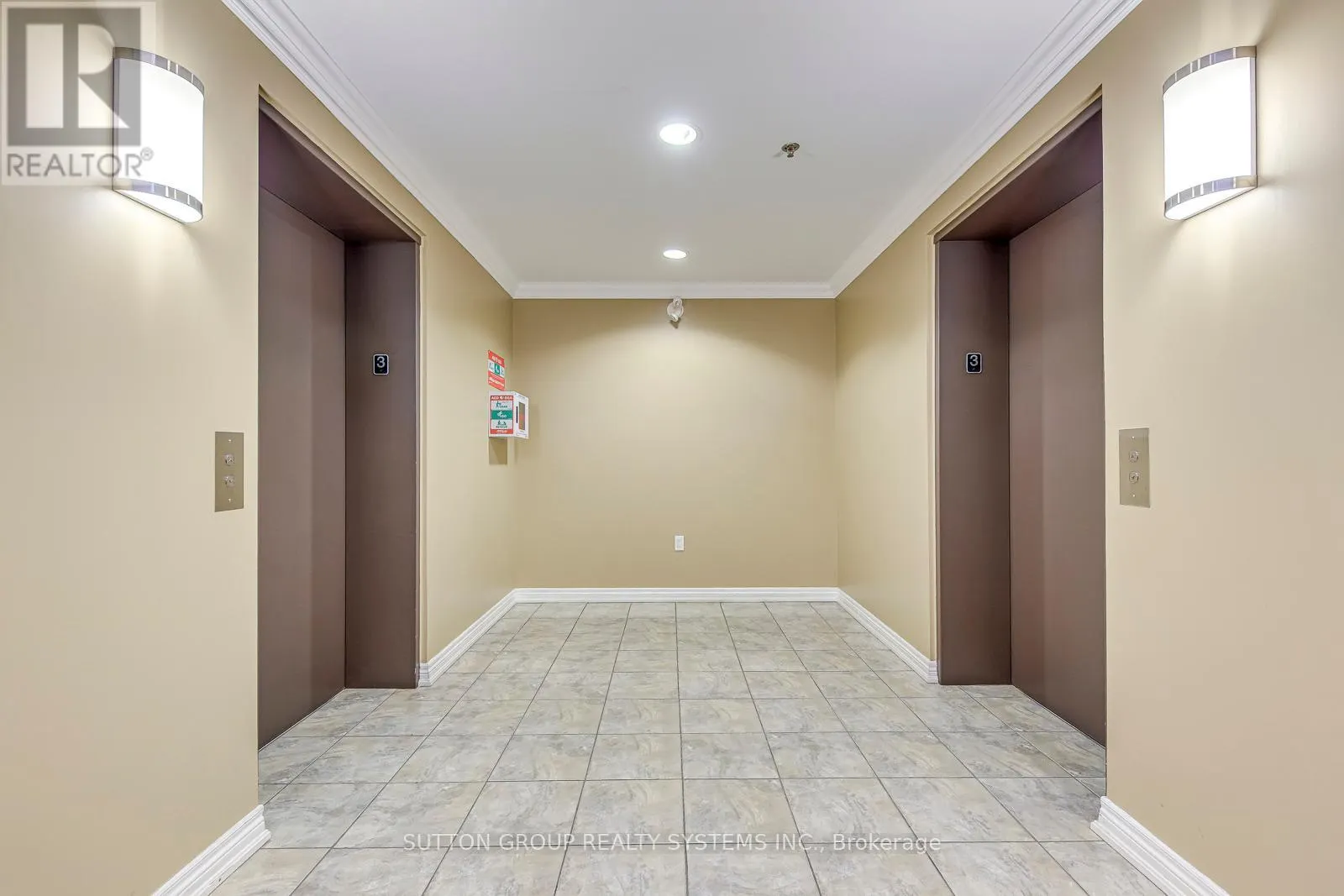 306 - 1419 COSTIGAN ROAD