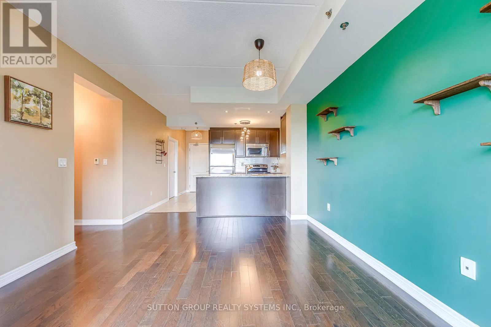 306 - 1419 COSTIGAN ROAD