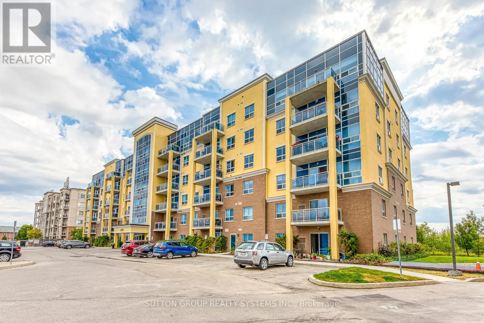 306 - 1419 COSTIGAN ROAD