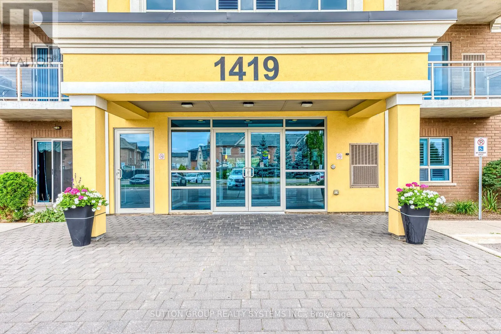 306 - 1419 COSTIGAN ROAD