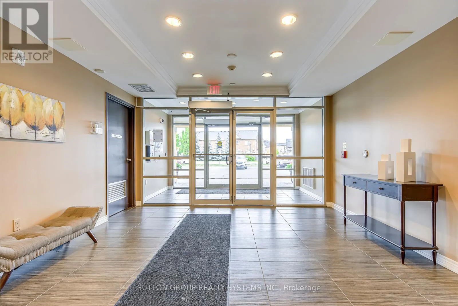 306 - 1419 COSTIGAN ROAD