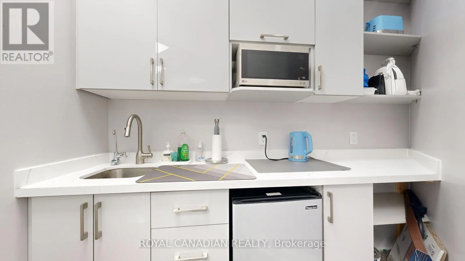 202 - 6475 MAYFIELD ROAD
