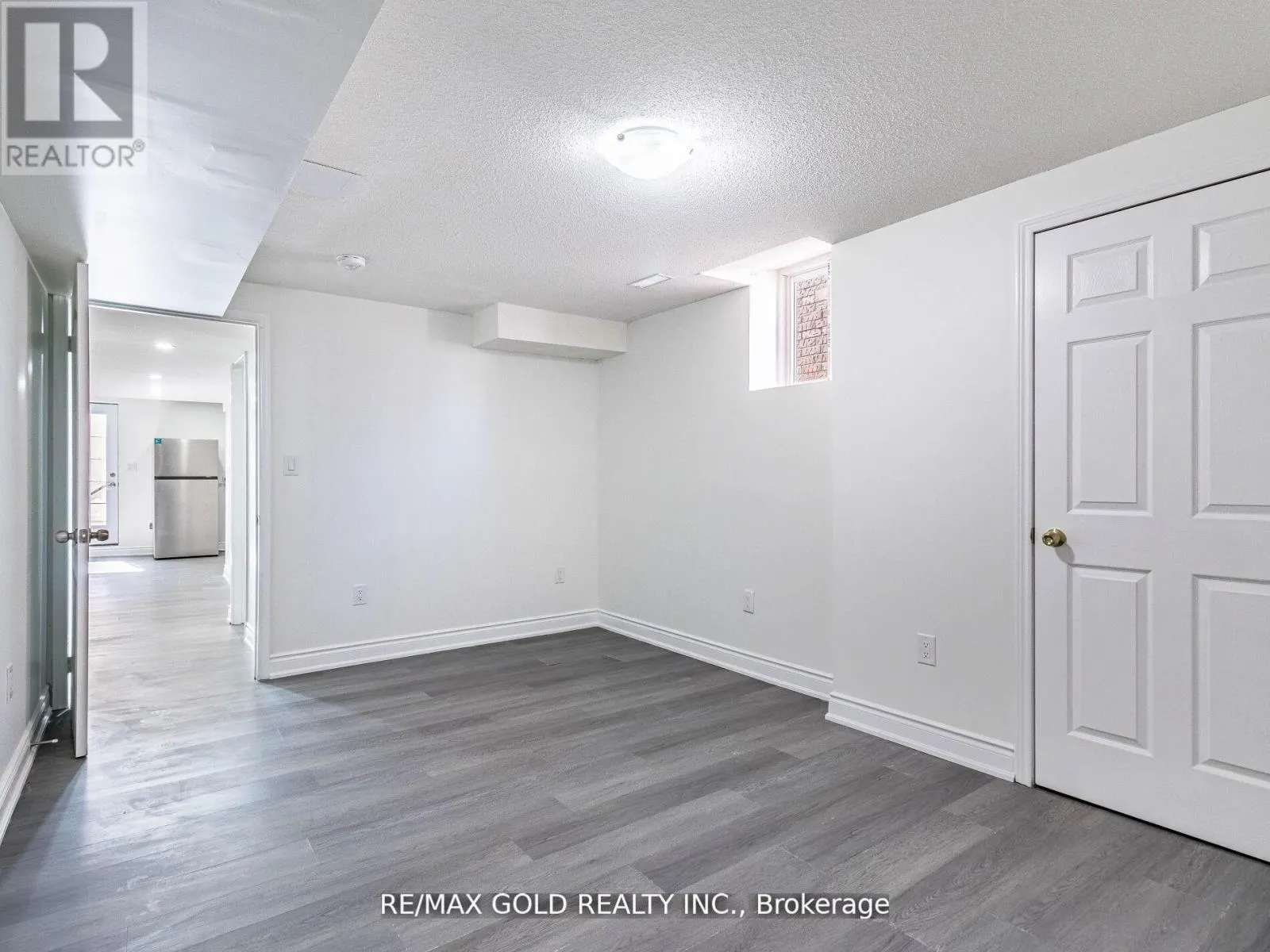 10 CHESTERMERE (BSMT) CRESCENT