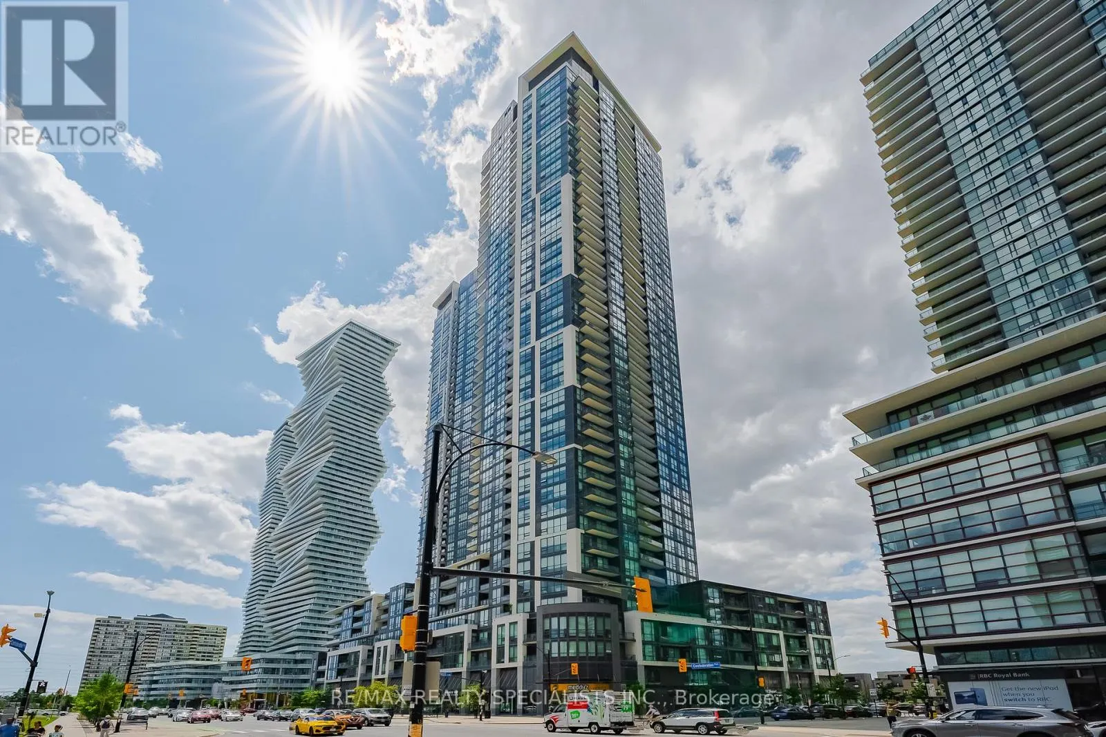 408 - 510 CURRAN PLACE