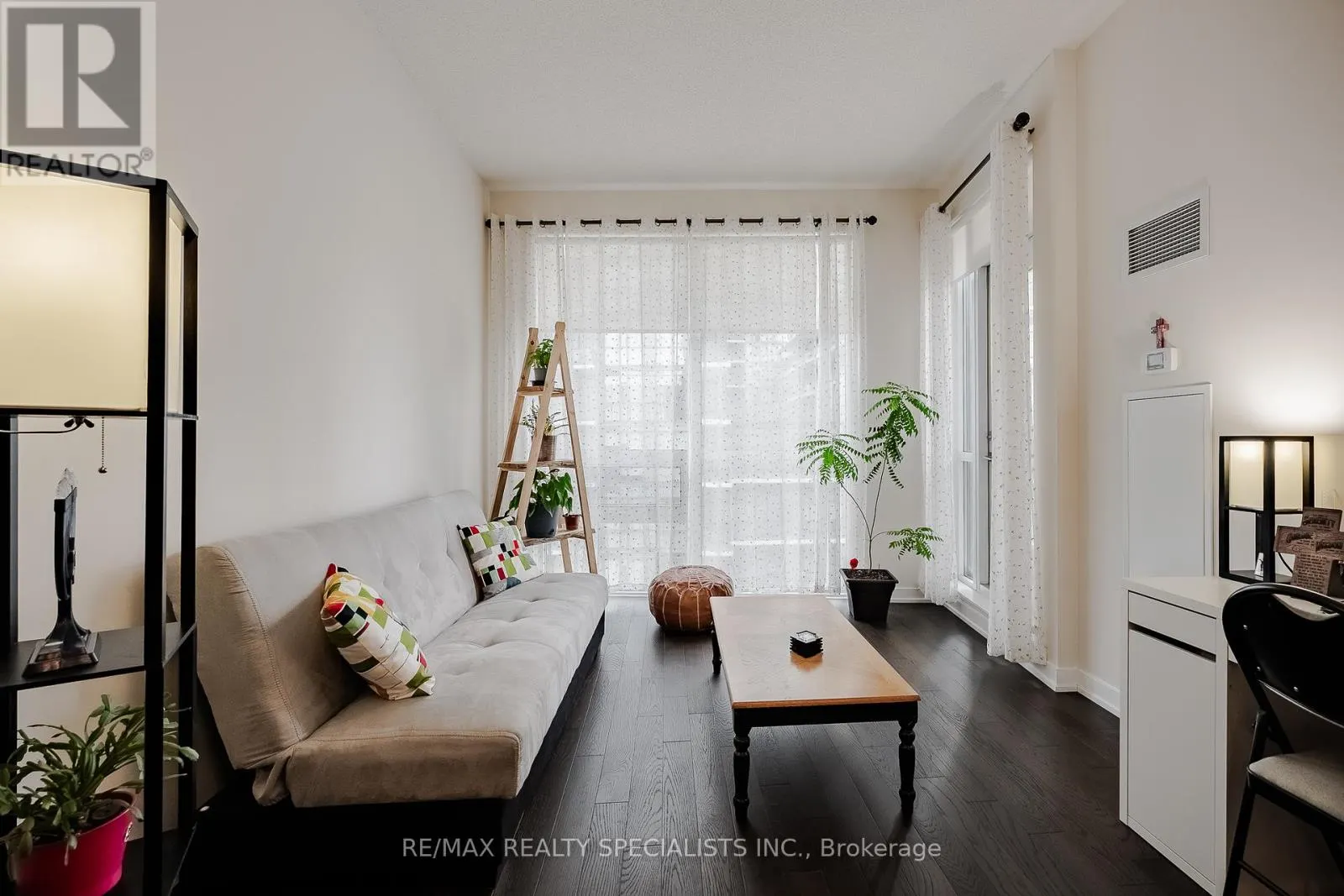 408 - 510 CURRAN PLACE