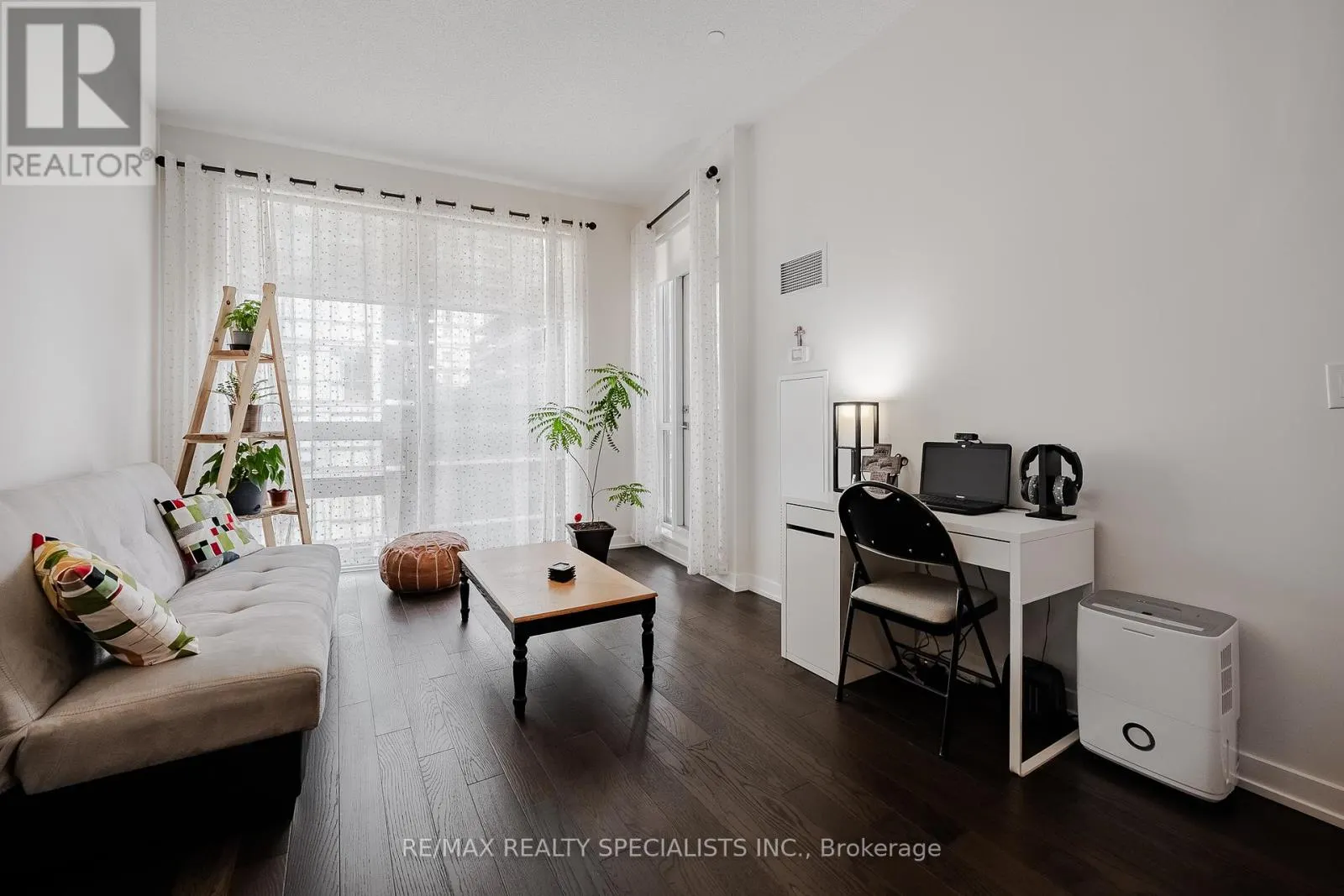 408 - 510 CURRAN PLACE