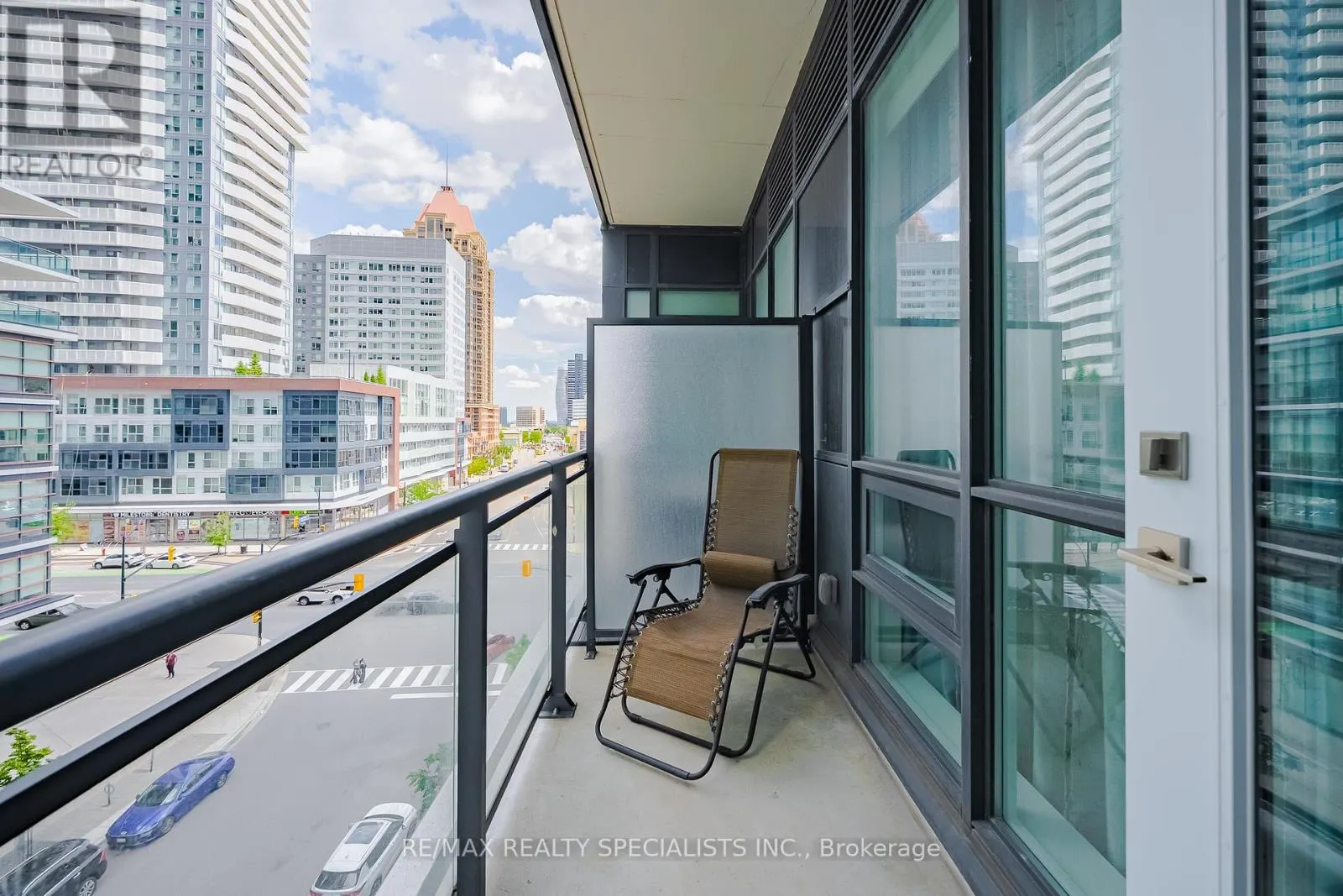 408 - 510 CURRAN PLACE