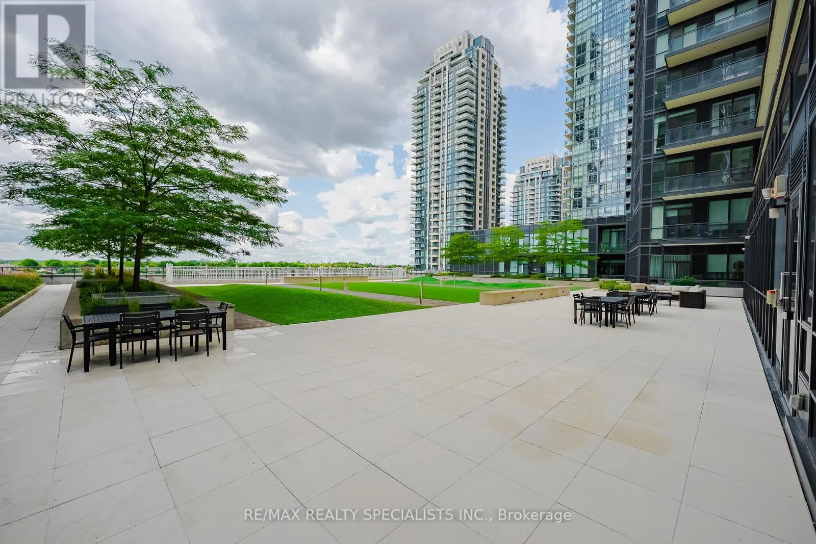 408 - 510 CURRAN PLACE