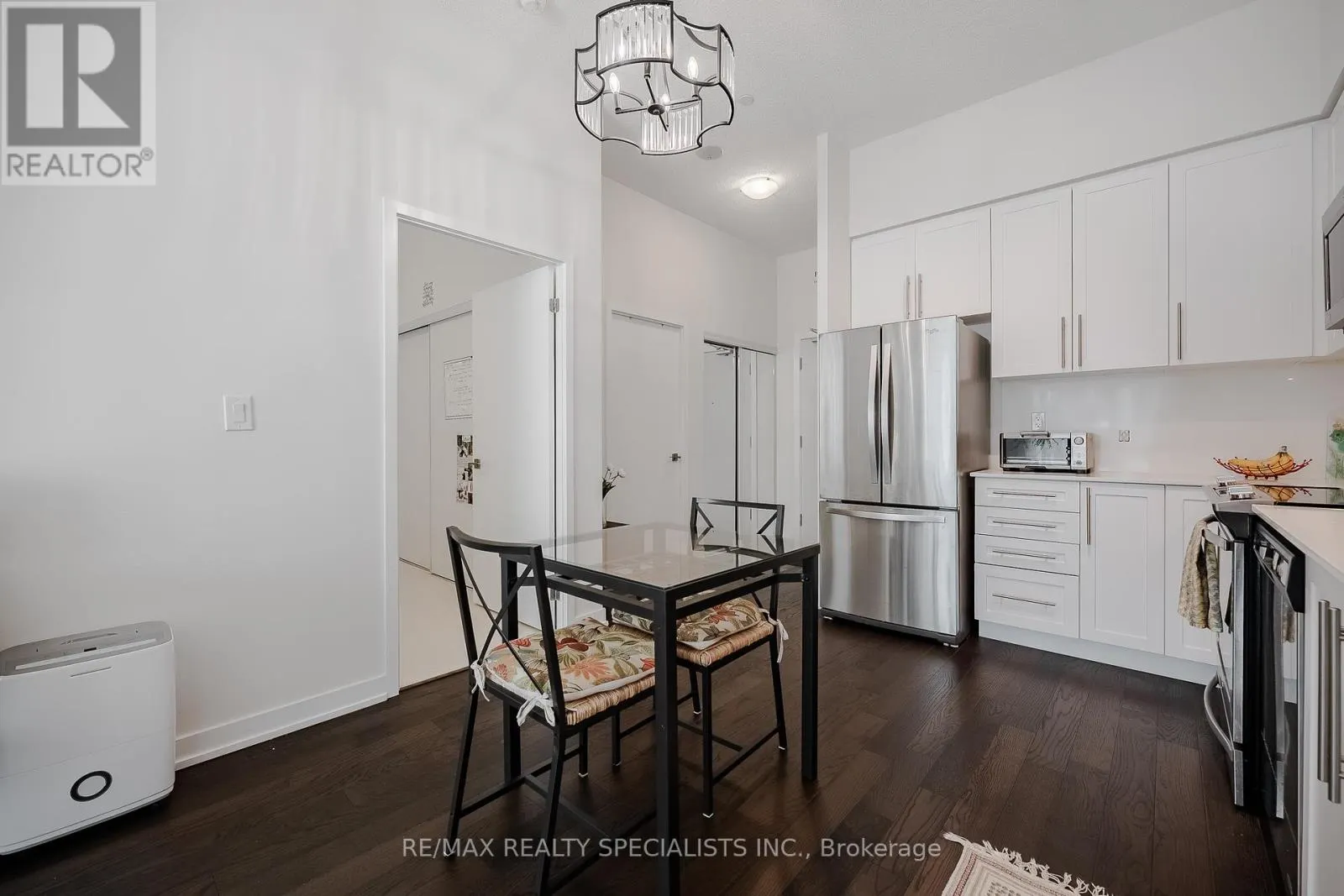 408 - 510 CURRAN PLACE