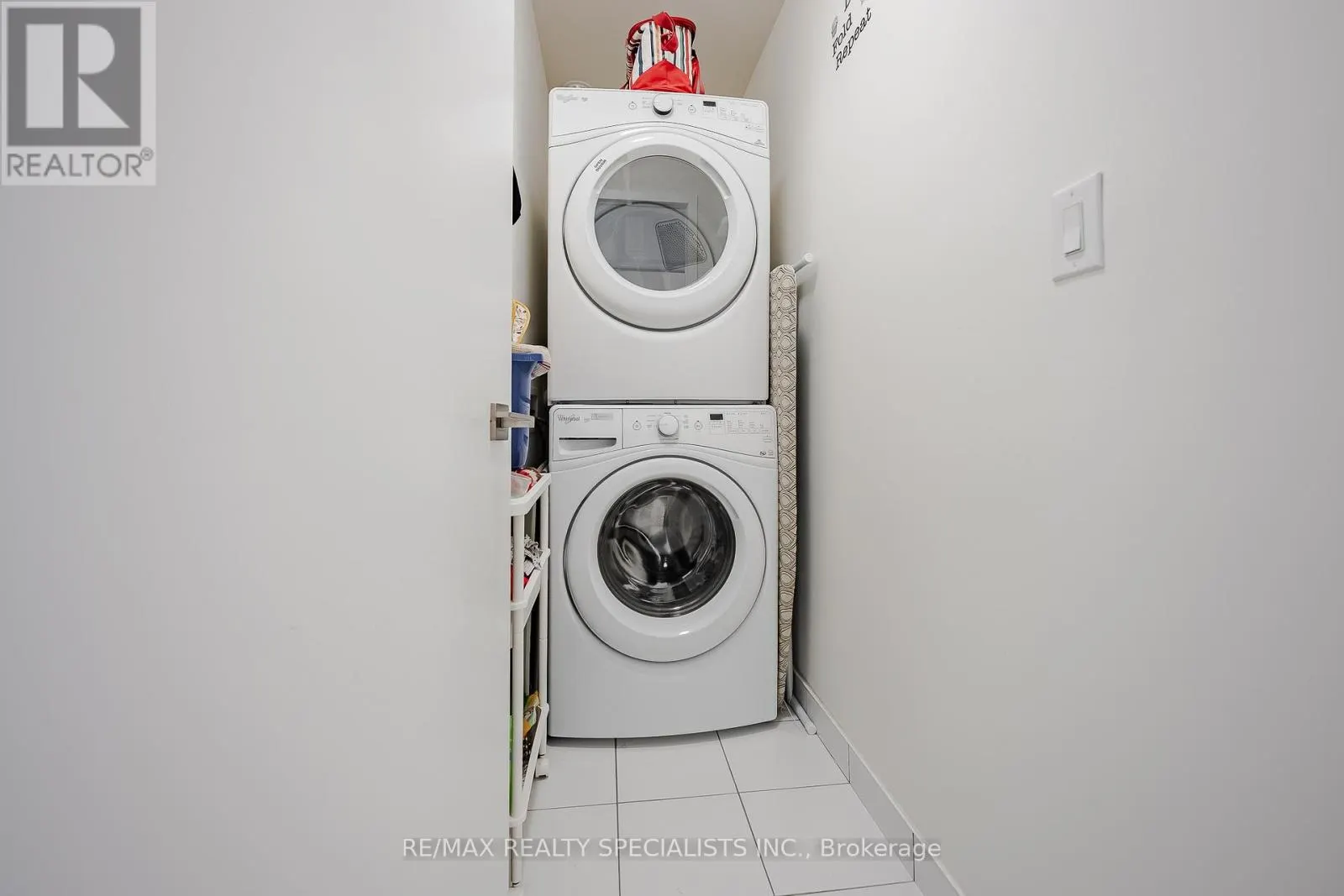 408 - 510 CURRAN PLACE