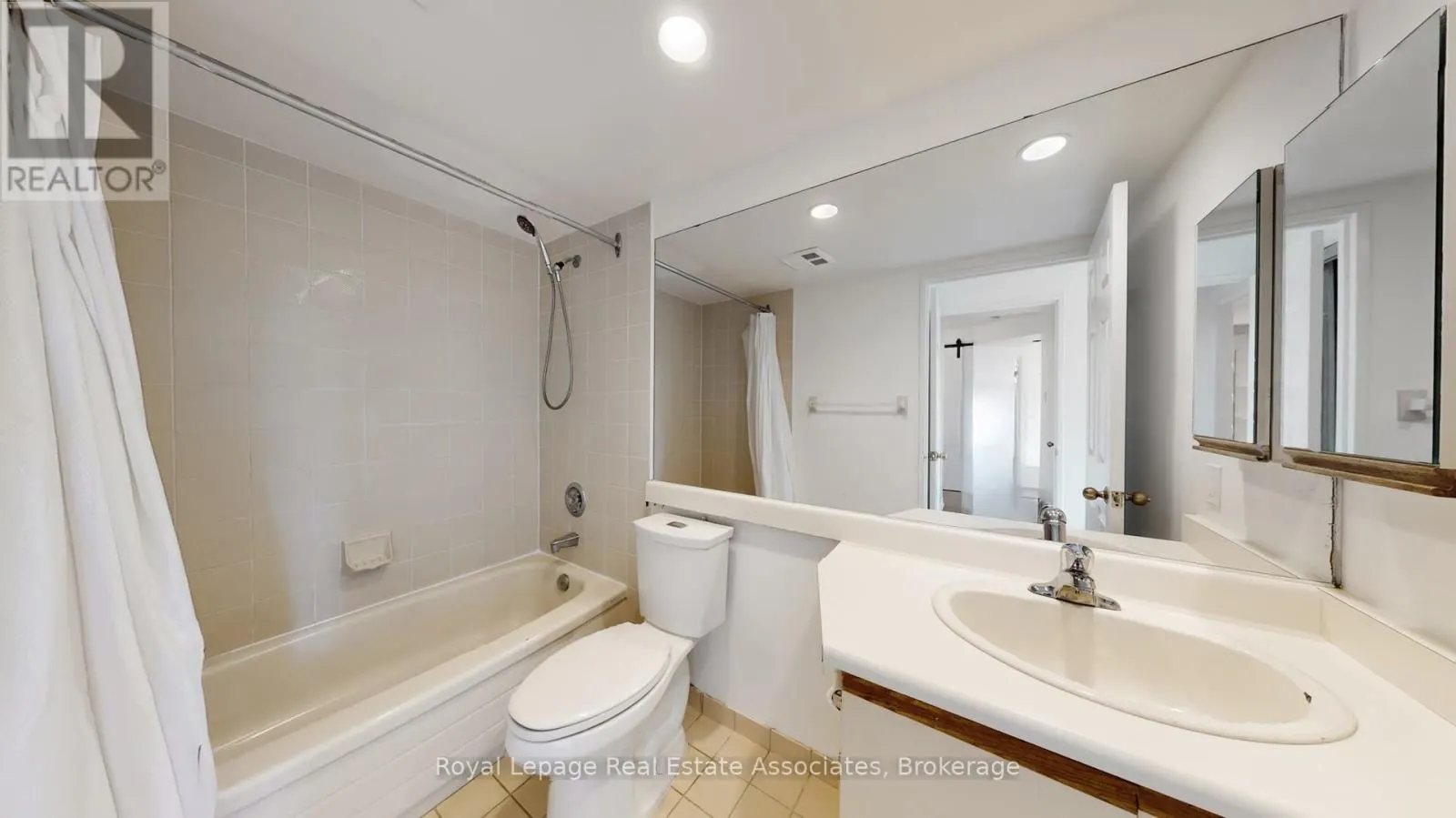 312 - 4470 TUCANA COURT