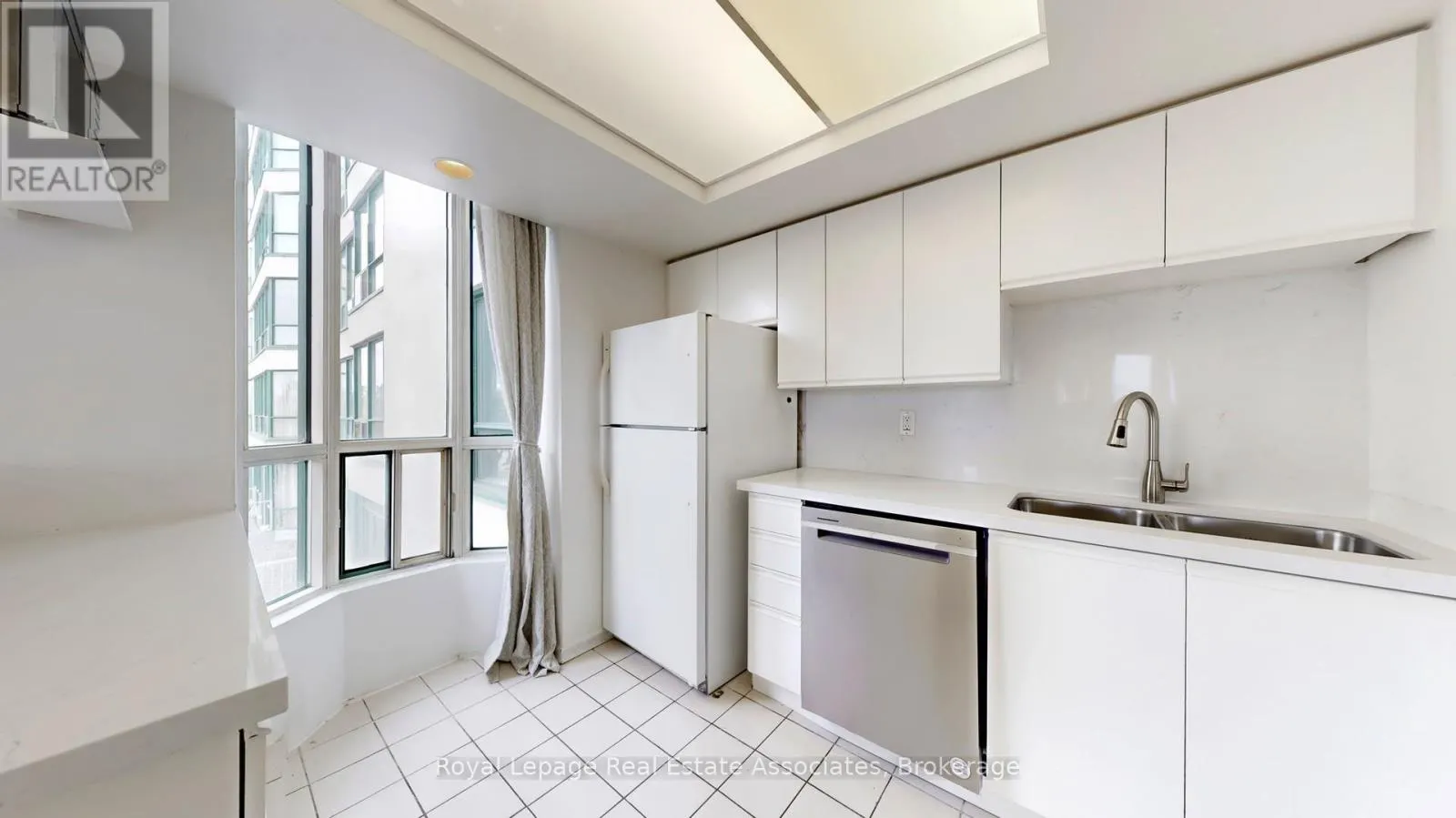 312 - 4470 TUCANA COURT