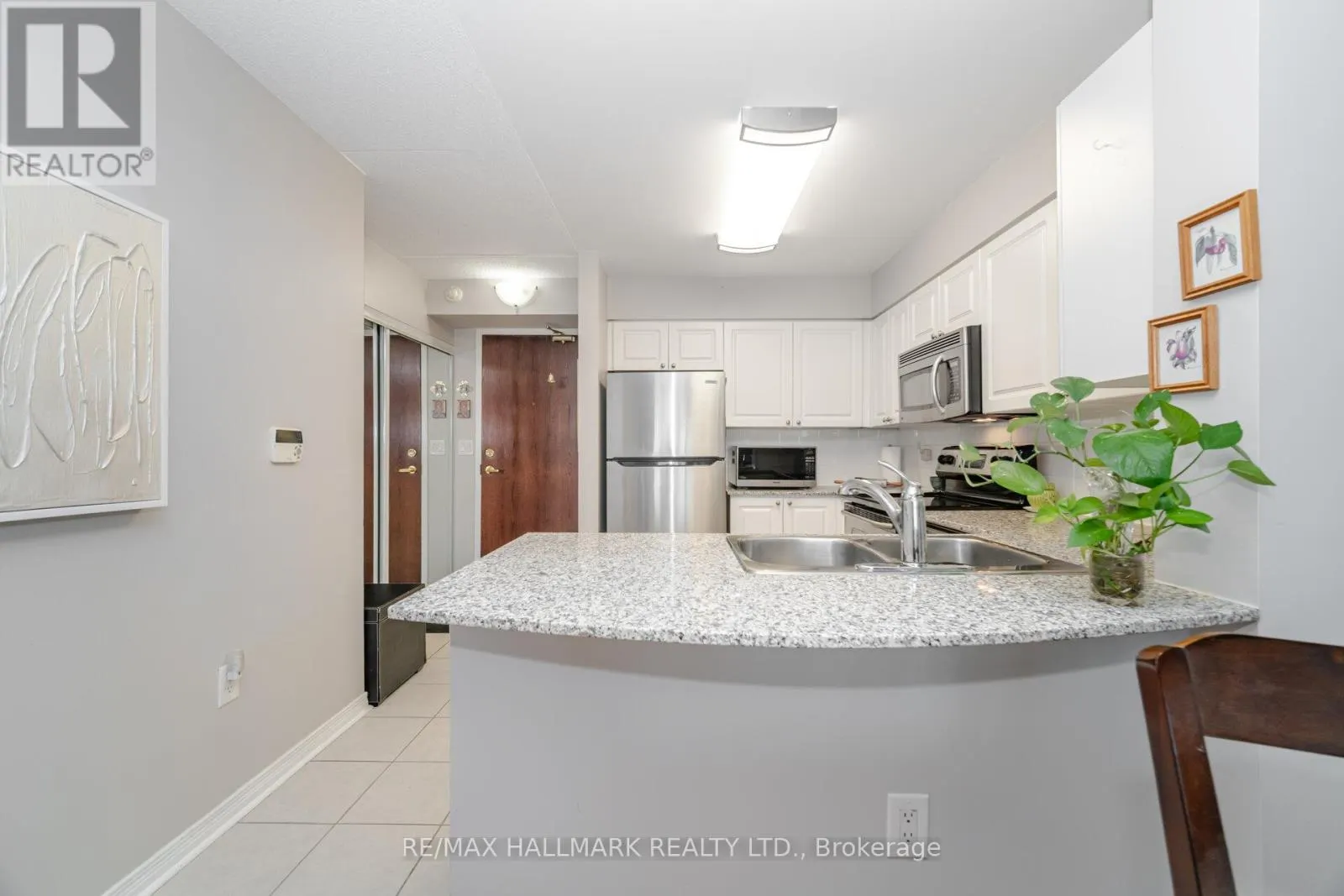 318 - 55 VIA ROSEDALE WAY
