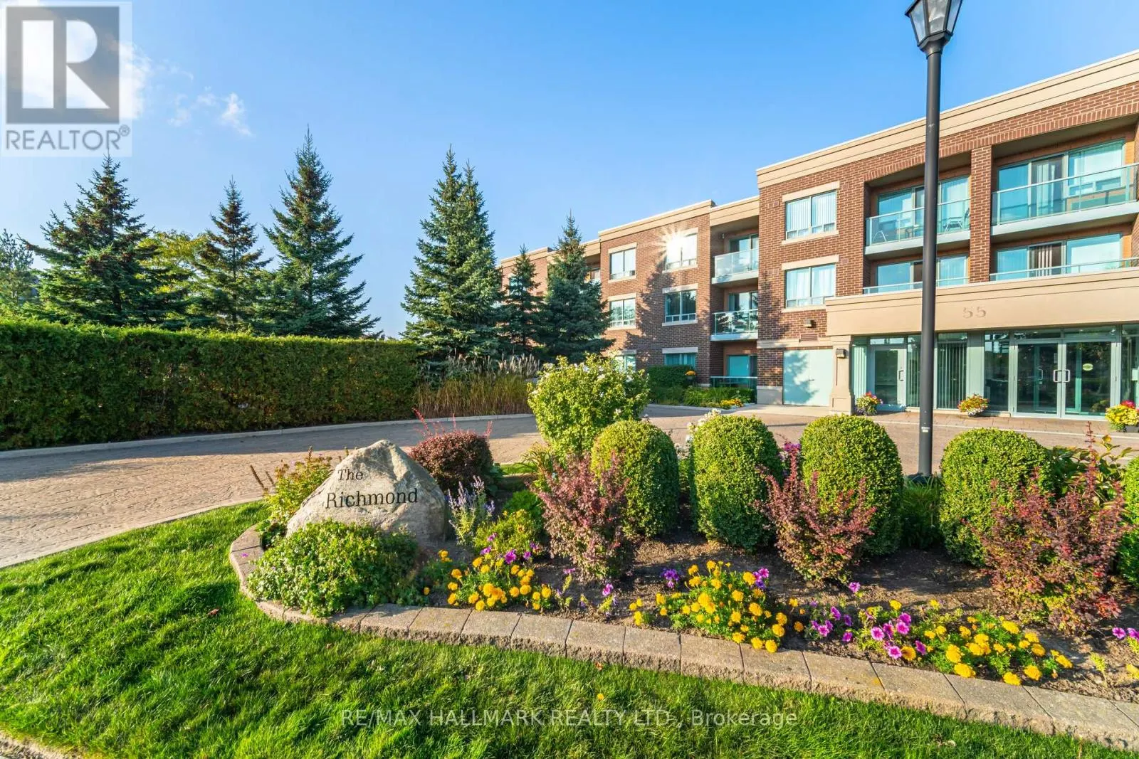 318 - 55 VIA ROSEDALE WAY