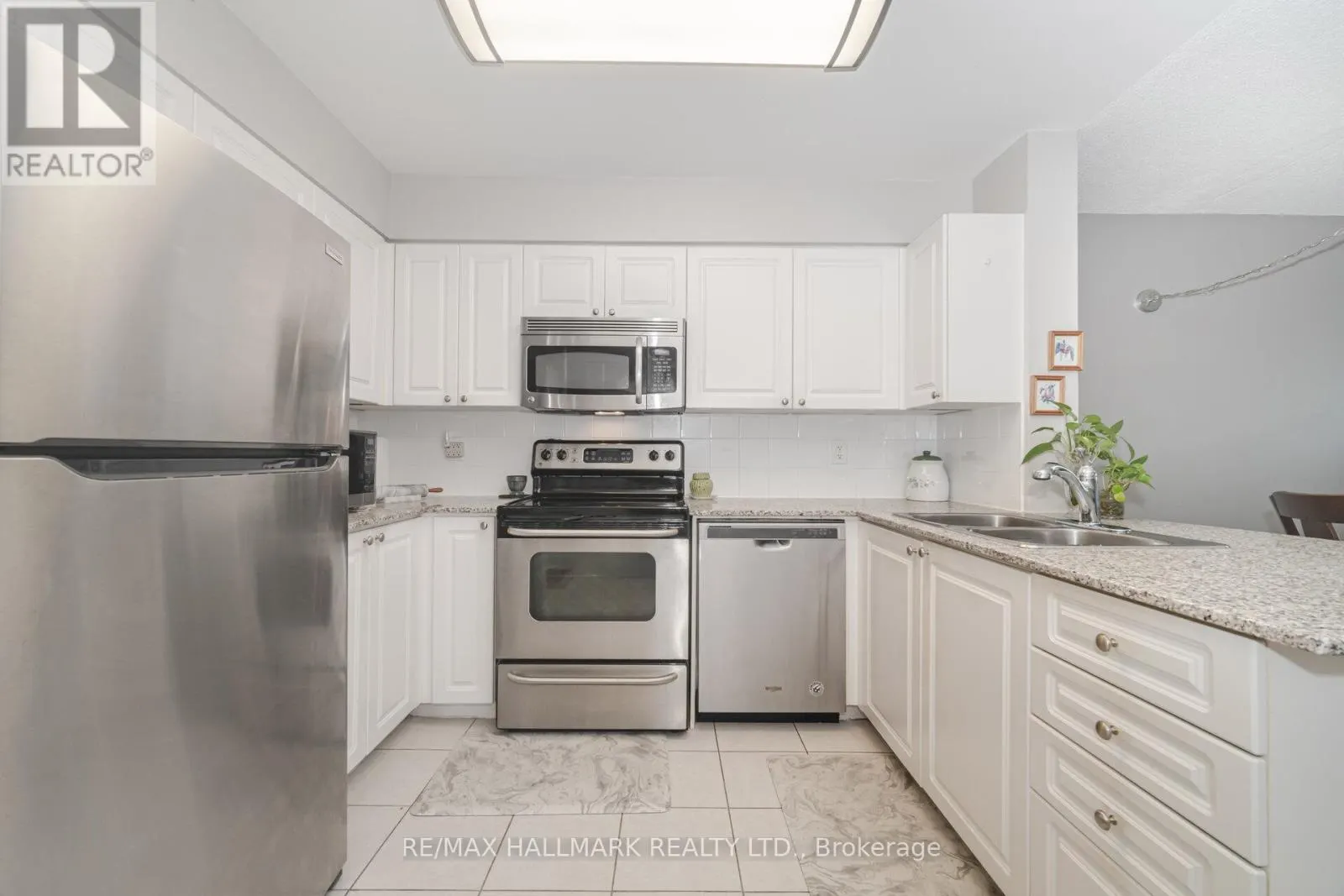 318 - 55 VIA ROSEDALE WAY