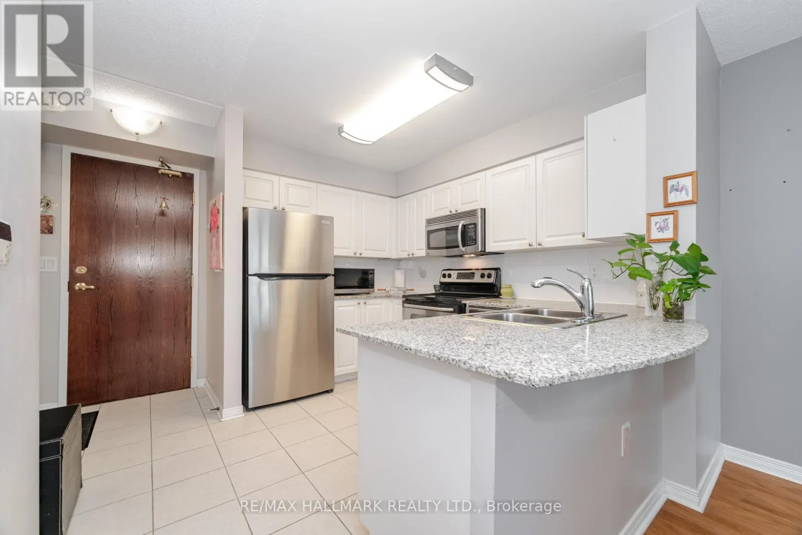 318 - 55 VIA ROSEDALE WAY