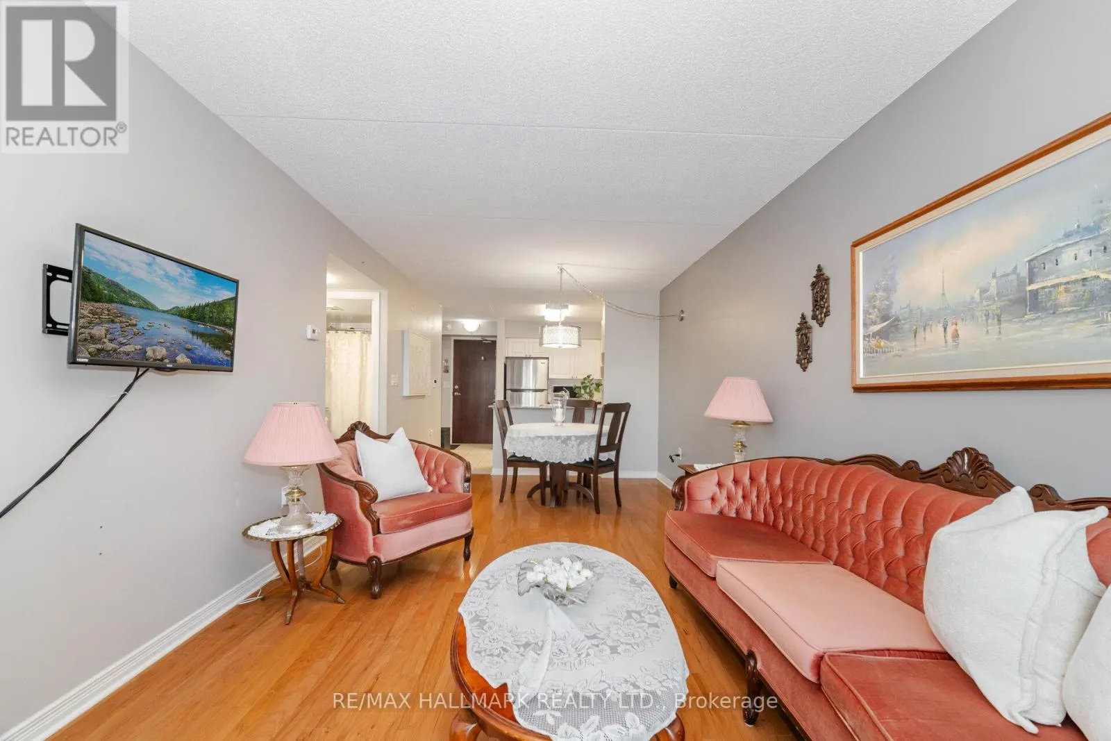 318 - 55 VIA ROSEDALE WAY