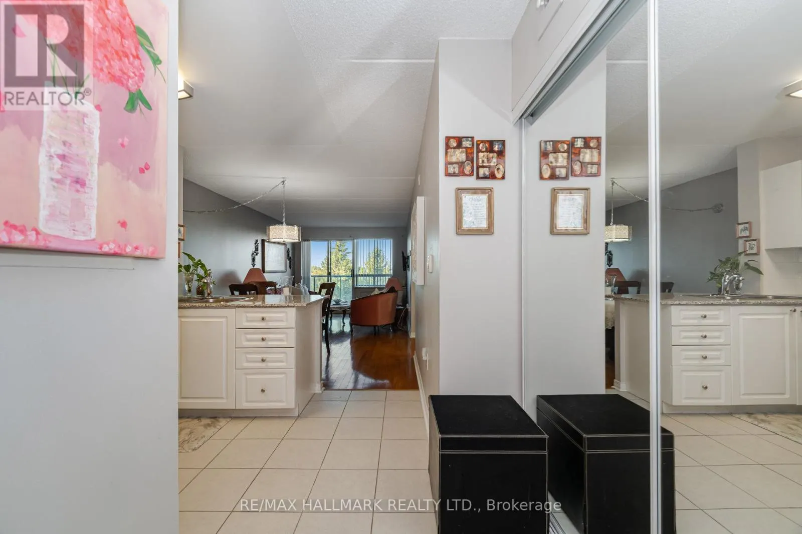 318 - 55 VIA ROSEDALE WAY