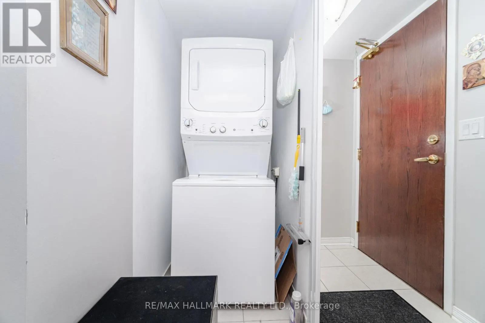 318 - 55 VIA ROSEDALE WAY